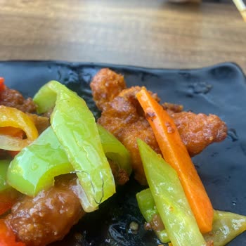 Hijyenik Olmayan Ortam Ve Metal Parçalı Sushi İçin Ücret İadesi Talebi