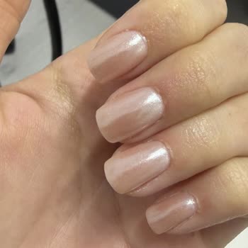 Protez Tırnak İşleminde Görsel Uyuşmazlık Ve Profesyonellik Eksikliği