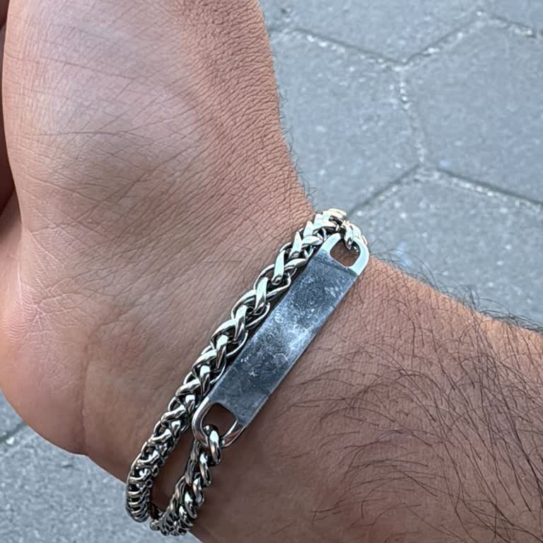 Kalitesiz Lazer Çizim Bilekliğinde Hızlı Soyulma Ve Kararma