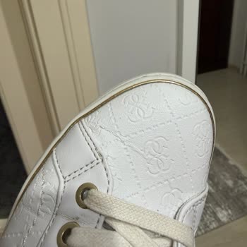Kusurlu Guess Ayakkabısı Ve Türkçe Müşteri Hizmeti Eksikliği