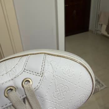 Kusurlu Guess Ayakkabısı Ve Türkçe Müşteri Hizmeti Eksikliği