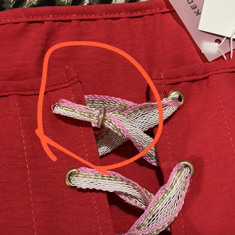 Akça Butik'ten Ayıplı Kıyafet Ve Kupon Zorlaması İle Para İadesi Reddi