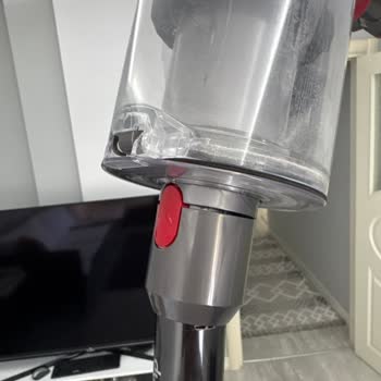 Garanti Kapsamındaki Dyson V15 Süpürgenin Kırılan Parçaları Ücretsiz Değiştirilmek İsteniyor
