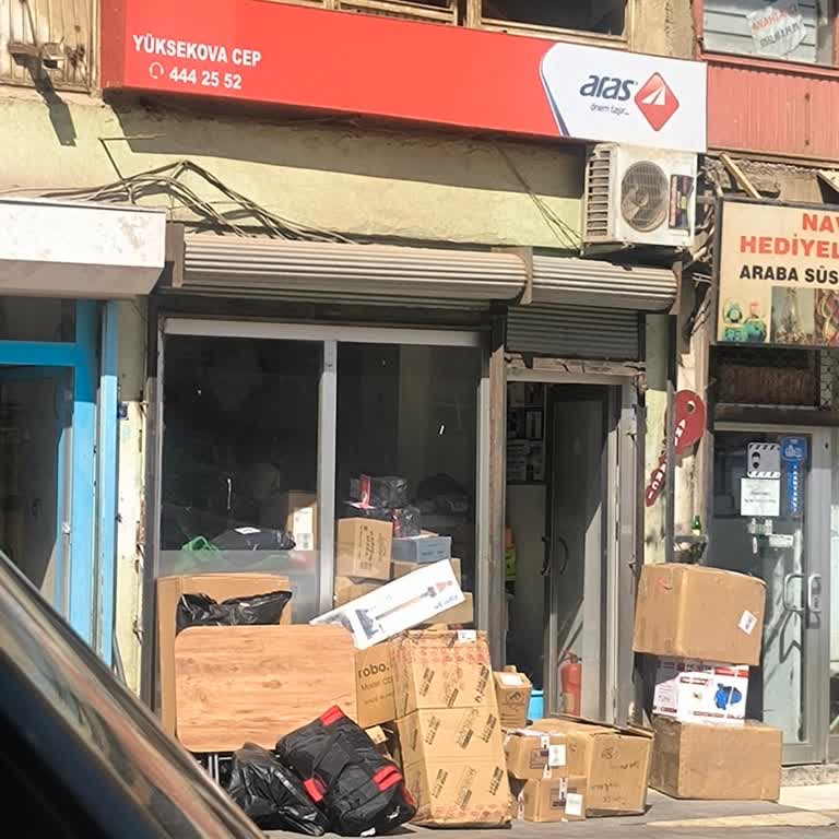 Aras Kargo Şemdinli Şubesindeki Personelin Saygısız Ve Ayrımcı Tavırları