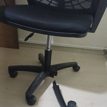Üç Gün İçinde Kırılan Ofis Koltuğu Ve Cevapsız Müşteri Hizmetleri