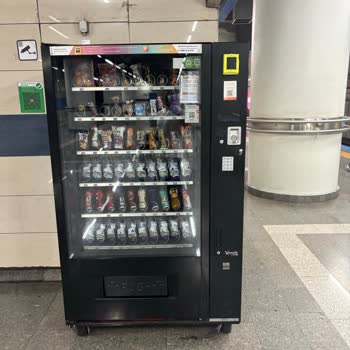 Levent Metro İstasyonunda Su Ve İçecek Otomatları Çalışmıyor