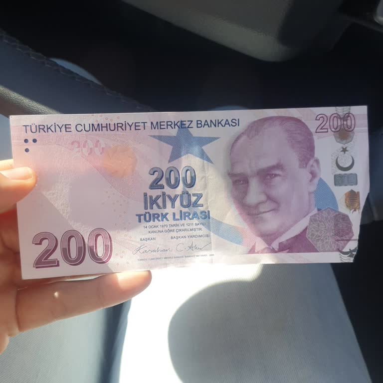 ATM'den Yırtık 200 TL Aldım Şube Yardım Etmedi