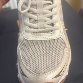 Skechers Ayakkabısının Dikişleri 1 Ayda Atıyor, Değişim Talebi