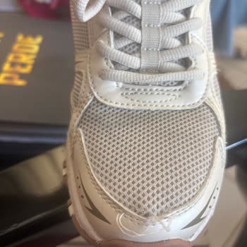 Skechers Ayakkabısının Dikişleri 1 Ayda Atıyor, Değişim Talebi