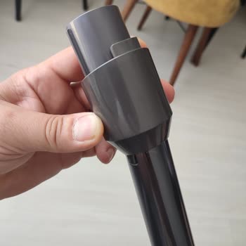 Dyson Süpürge Metal Ekleminde Oynama Ve Güvenlik Sorunu Çözülmedi