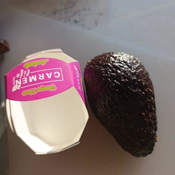 Satışta Sunulan Avokadonun Çürük Ve Küflü Olması