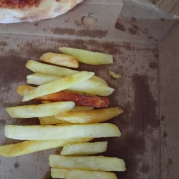 Terra Pizza’da Az Malzeme Ve Yanıltıcı Görseller