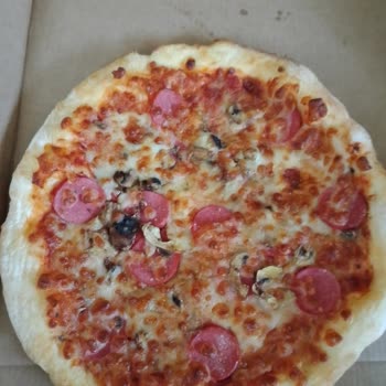 Terra Pizza’da Az Malzeme Ve Yanıltıcı Görseller