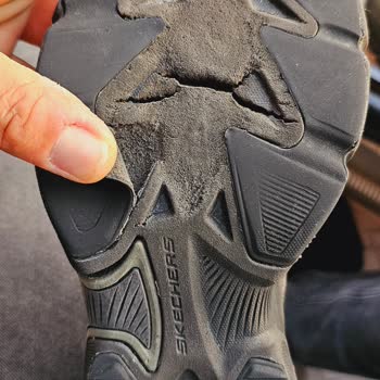 Skechers Ayakkabısının Tabanı 8 Ayda Parçalanarak Kalite Güvencesini Zedeledi