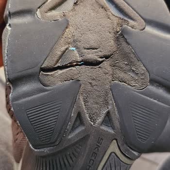 Skechers Ayakkabısının Tabanı 8 Ayda Parçalanarak Kalite Güvencesini Zedeledi