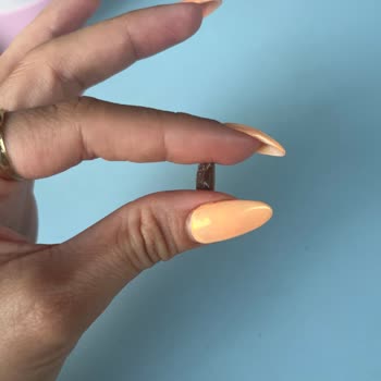 Dondurmanın İçindeki Sert Plastik Cisim Dişimi Kırma Tehlikesi Yaratıyor
