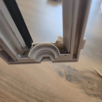 Roborock Q8 Max Pro İçin Yanlış Ve Kırık Fırça Kapağı Gönderildi Ücretsiz Değişim Talebi