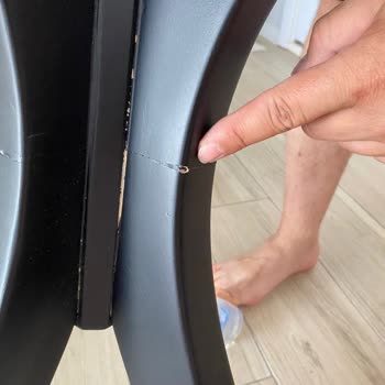 Kırık Masa Ayakları İçin Acil Değişim Talebi