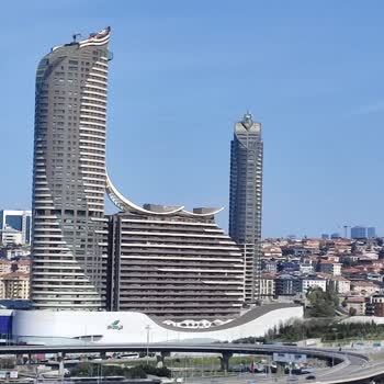Özbek İnşaat Ve Parıltı Temizlik'ten Sigortasız İşçi Çalıştırma Ve Ücret Ödememe