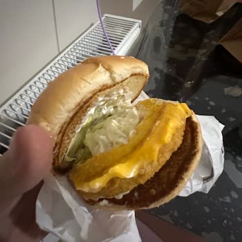 İzmir Menemen Burger King’de Uzun Bekleme Ve Yanık Ekmek