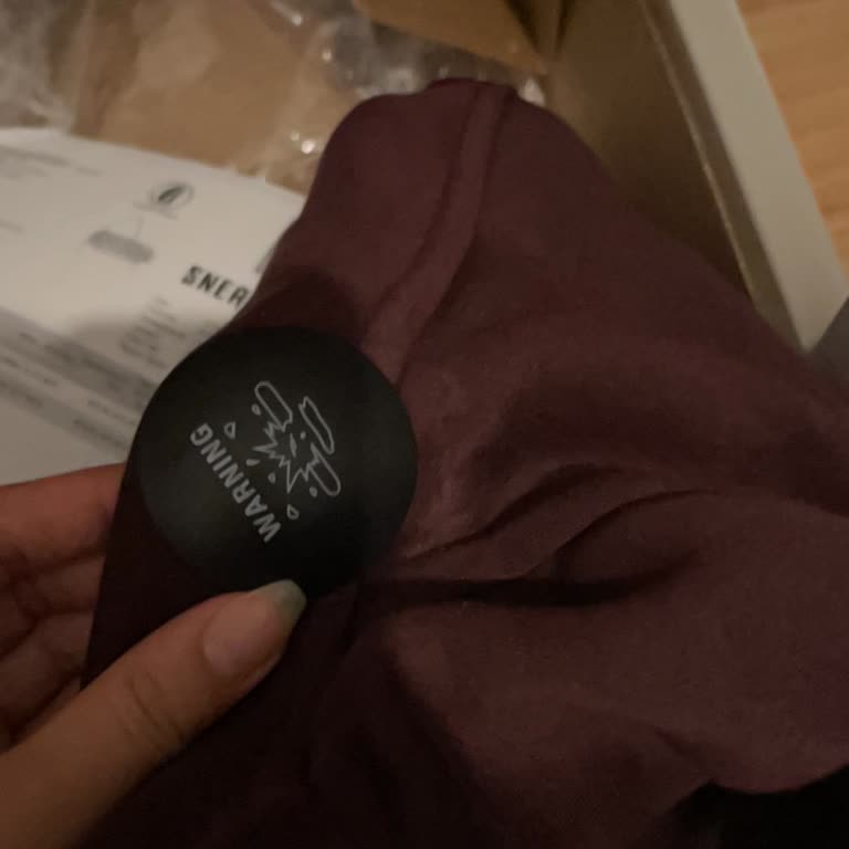 Üzerinde Alarm Etiketi Kalan Sweatshirt Ve Değişim Talebi