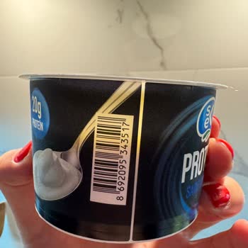 Metro Market'ten Quark Protein Ürünün İçinde Kurt Bulunması