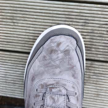 Skechers Ayakkabım Yağmurda Kırmızı Lekeler Oluştu, Değişim Talebi