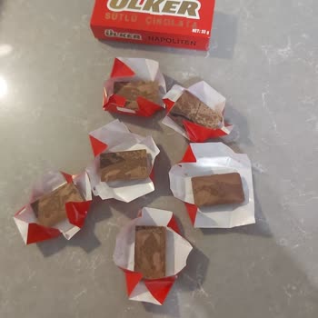 Ülker Napoliten Çikolatasında Tarihi Geçmemiş Olmasına Rağmen Beyaz Tabaka