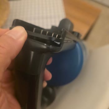 Philips 6000 Dikey Süpürge Batarya Bölümünde Çatlaklar: Kalite Sorunu