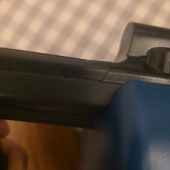 Philips 6000 Dikey Süpürge Batarya Bölümünde Çatlaklar: Kalite Sorunu