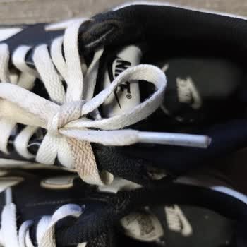 Nike, rechazo de solicitud de cambio por supuesta falla de producción