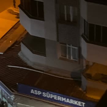 Gece Birden Üçe Kadar Seç Market Gürültüsü Uyku Ve Bebeği Rahatsız Ediyor