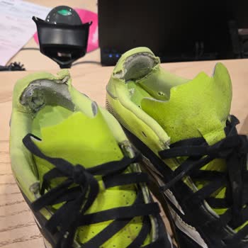 Zapatillas Adidas Para Niños Se Rompen en Cuatro Meses, Exijo Reembolso