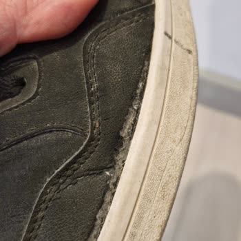 Reebok Clean Way, Cuero de Zapatos Se Desprende en 8 Meses