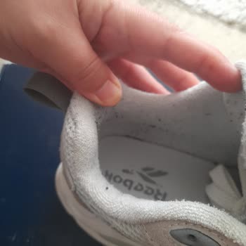 Exijo Reembolso Por Deformación Interna del Reebok Charge Run