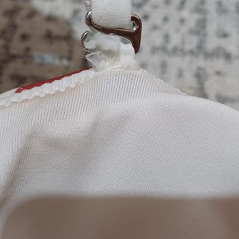 Loya'dan Aldığım Bikini Ve Mayonun Kırılgan Dikişleri Güvenlik Ve Mahremiyeti Tehlikeye Atıyor