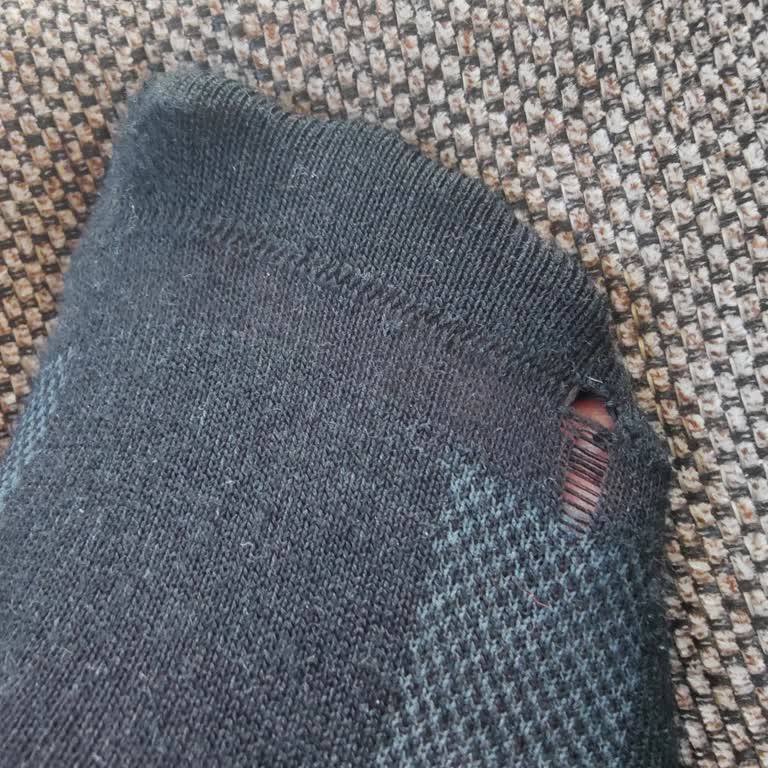 Pahalı Merino Çorapta Dikiş Yerinden Sökülmesi Ve Cevapsız İletişim