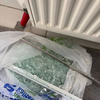 Profilo Buzdolabında Boya Atması Ve Rafın Dağılması Garanti Kapsamında Değiştirilmelidir