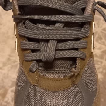 Bağcık Deliği Kırılan New Balance Ayakkabıda Üretim Hatası Reddi Ve Çözüm İsteği