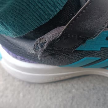Çocuk Ayakkabısının 15 Gün İçinde Yırtılması Ve Adidas’ın Reddetme Kararı