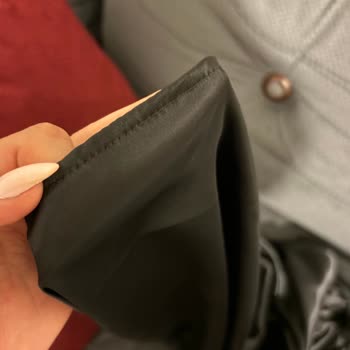 Görseldeki Abiyeyle Gerçek Ürün Arasındaki Büyük Uyuşmazlık Ve Cevapsız Mesajlar