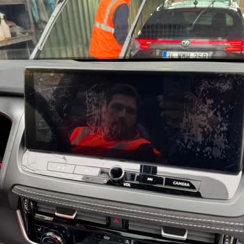 Multimedya Ekranı Garanti Kapsamında Parça Değişiminde Uzun Bekleme Ve Belirsizlik