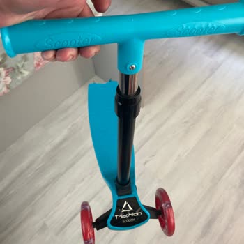 Triathlon A101'den Aldığım Işıklı Scooter Çalışmaz Ve Kısa Sürede Kırıldı