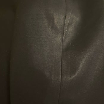 Kısa Sürede İşçilik Sorunu: Dirseklerde Parlama Ve Pantolon Ağızında Erime