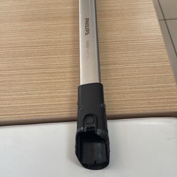 Garanti Kapsamındaki Philips Süpürge Parçası Kırıldı, Servis Ücret Talep Ediyor