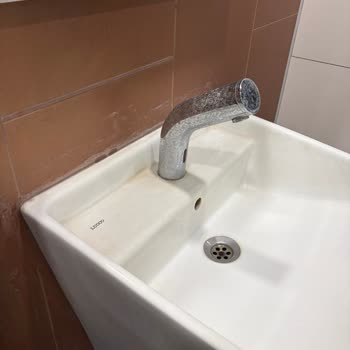 Kurşunlu Yolundaki Opet İstasyonunda Tuvalet Ve Lavabo Hijyeni Acilen İyileştirilmeli