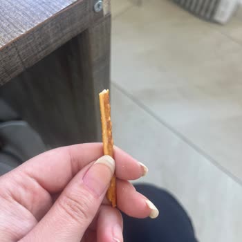 Eti Çubuk Kraker’de Kıl Bulunması Hijyen Ve Sağlık Endişesi Yaratıyor