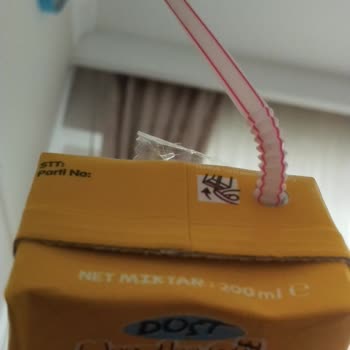 BİM Şubesinde Son Kullanma Tarihi Olmayan Süt