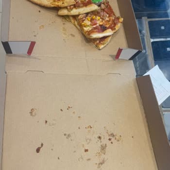 İstanbul Canpark Avm Sbarro’da Yanlış Ve Hijyenik Olmayan Pizza Üzerine İade Reddi