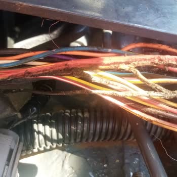 Kubota M5072 Elektrik Tesisatında Tekrarlayan Arızalar Ve Yangın Sorunu